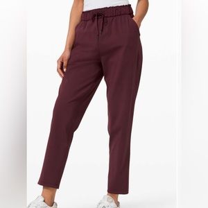 Lululemon keep moving joggers in excellent condition